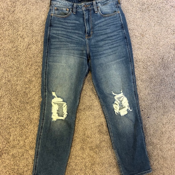 Hollister Ultra High-Rise Mom Jeans - Picture 1 of 3